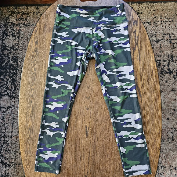 VOGO Athletica Camouflage Legging Workout Activewear Yoga Size Women's Medium - Picture 1 of 10